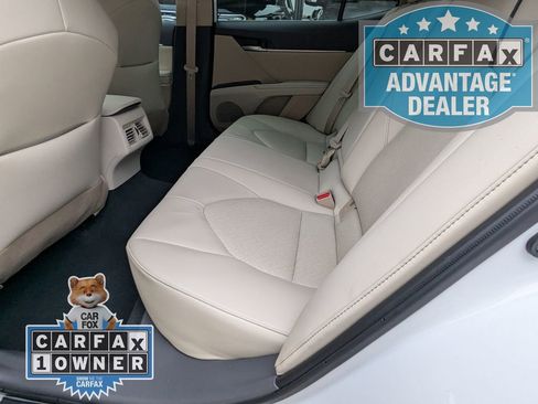 Used 2024 Toyota Camry XLE FWD image 18