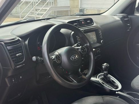 Used 2019 Kia Soul + FWD image 5