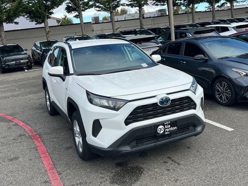 Used 2021 Toyota RAV4 LE AWD/4WD image 7