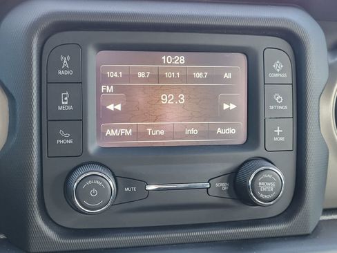 Used 2022 Jeep Wrangler Sport AWD/4WD image 19