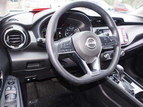 Used 2024 Nissan Kicks SV w/ Interior Electronics Package image 15