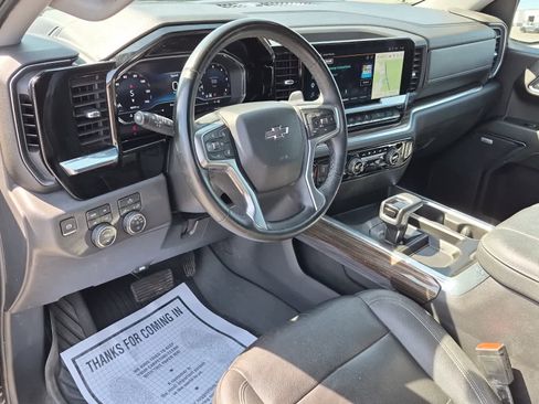 Used 2024 Chevrolet Silverado 1500 LT Trail Boss w/ Convenience Package II image 11