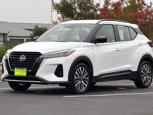 Used 2024 Nissan Kicks SR image 14