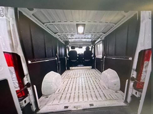 Used 2025 RAM ProMaster 2500 w/ Convenience Group FWD image 4