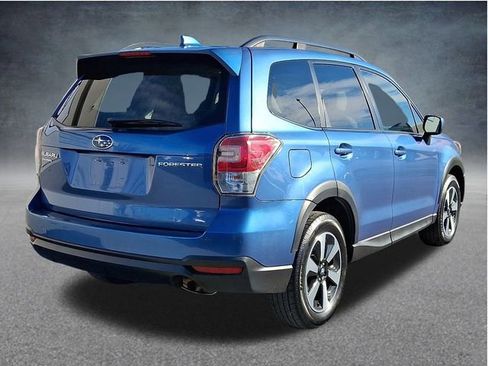 Used 2018 Subaru Forester 2.5i Premium w/ All-Weather Package image 6