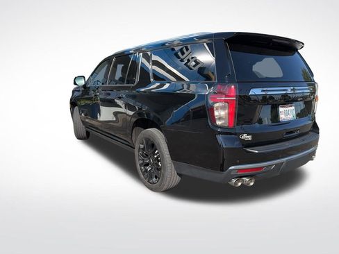 Used 2023 Chevrolet Suburban Premier w/ Premium Package AWD/4WD image 2