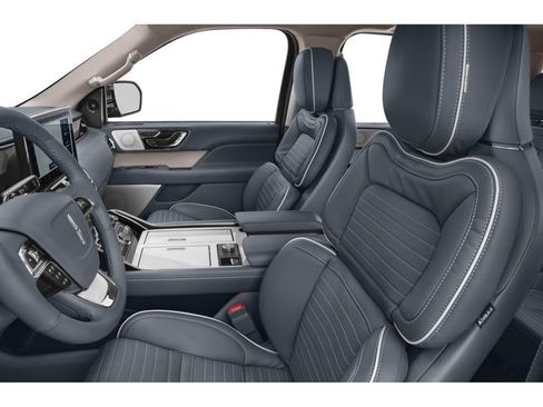 Used 2023 Lincoln Navigator Black Label AWD/4WD image 7