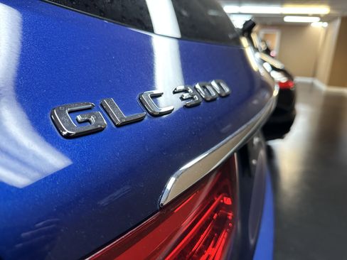 Used 2018 Mercedes-Benz GLC 300 image 38