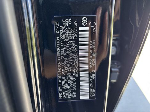 Used 2025 Toyota Prius Plug-In Hybrid w/ Limited Premium Package FWD image 37