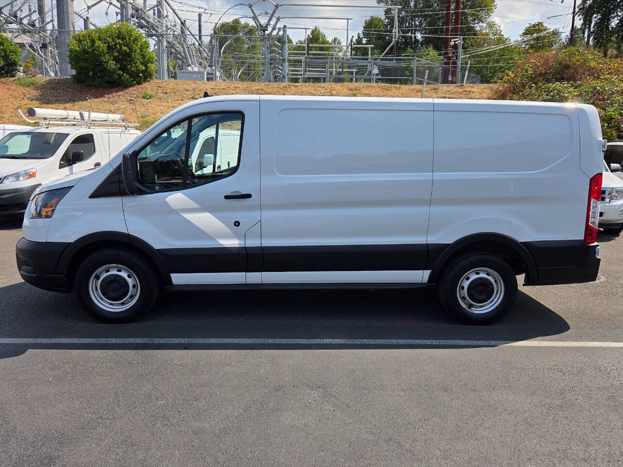 Used 2023 Ford Transit 150 Low Roof RWD image 4