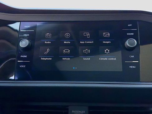Used 2019 Volkswagen Jetta SEL w/ Cold Weather Package FWD image 29