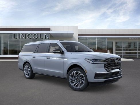 New 2025 Lincoln Navigator L Reserve image 7