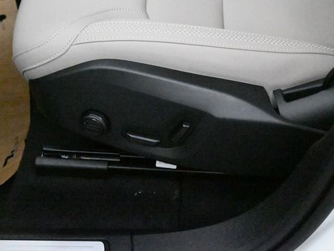 New 2026 Volvo XC60 B5 Core w/ Climate Package image 12