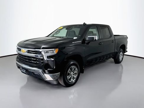 Used 2025 Chevrolet Silverado 1500 LT AWD/4WD image 3