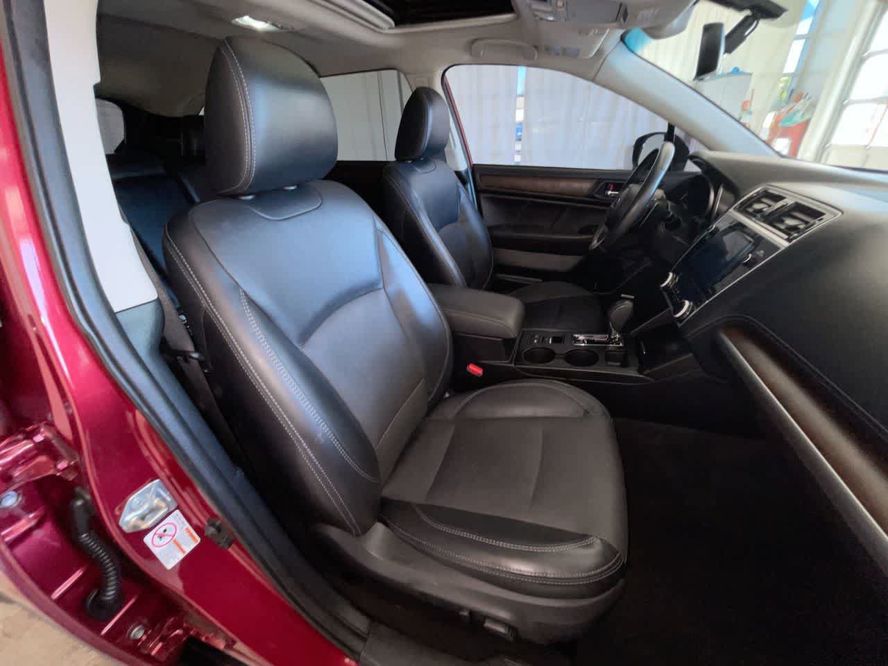 Used 2018 Subaru Outback 3.6R Limited AWD/4WD image 25