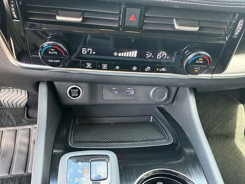 Used 2021 Nissan Rogue SV FWD image 18