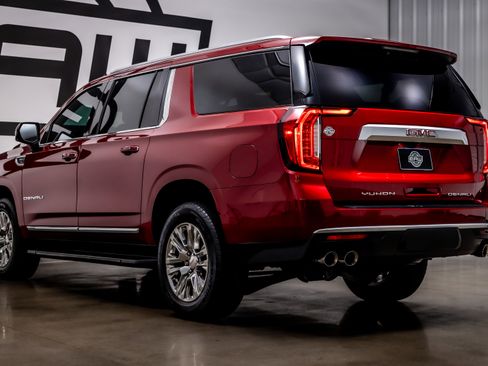 Used 2021 GMC Yukon XL Denali image 28