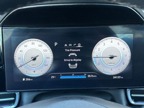 Used 2025 Hyundai Elantra SEL image 37