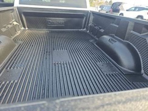 Used 2018 RAM 2500 Tradesman w/ Chrome Appearance Group image 10