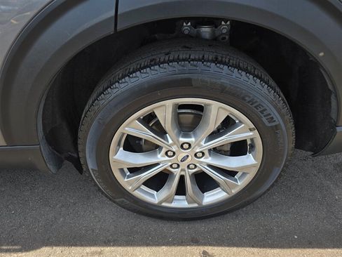 Used 2022 Ford Explorer XLT w/ Equipment Group 202A AWD/4WD image 27