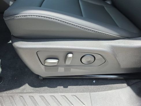 New 2026 Chevrolet Colorado LT w/ LT Convenience Package RWD image 13