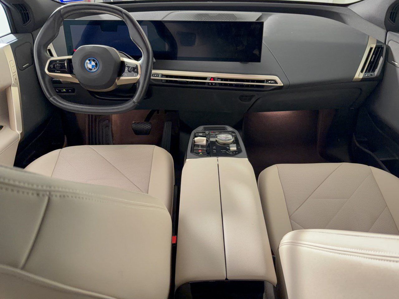 Certified 2024 BMW iX xDrive50 AWD/4WD image 17
