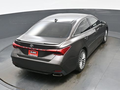 Used 2019 Toyota Avalon Limited image 41