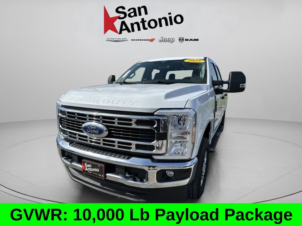 Used 2025 Ford F250 XLT AWD/4WD image 5