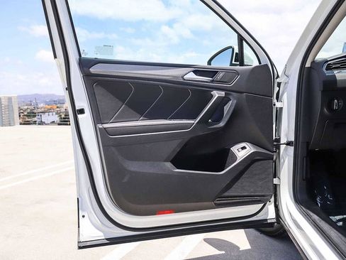 Certified 2022 Volkswagen Tiguan SE FWD image 22