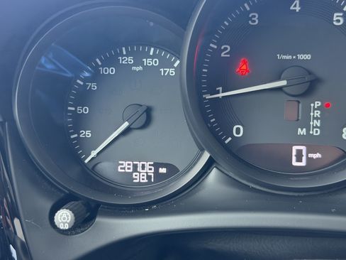 Certified 2023 Porsche Macan AWD/4WD image 39