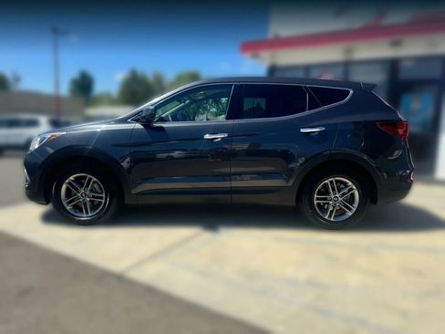 Used 2017 Hyundai Santa Fe Sport image 2
