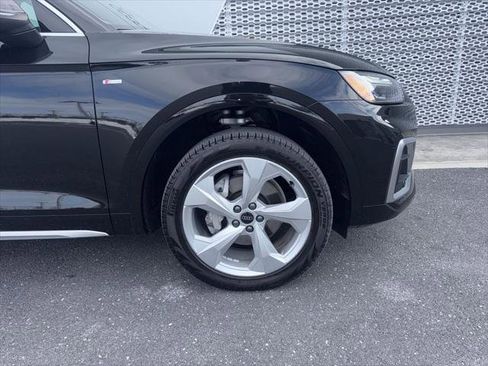 Used 2025 Audi Q5 2.0T Premium Plus w/ Premium Plus Package AWD/4WD image 3