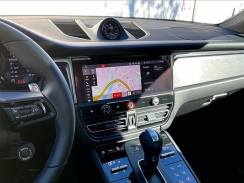 New 2026 Porsche Macan GTS image 9