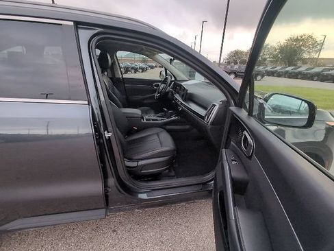 Used 2024 Kia Sorento S w/ Panoramic Sunroof Package AWD/4WD image 3