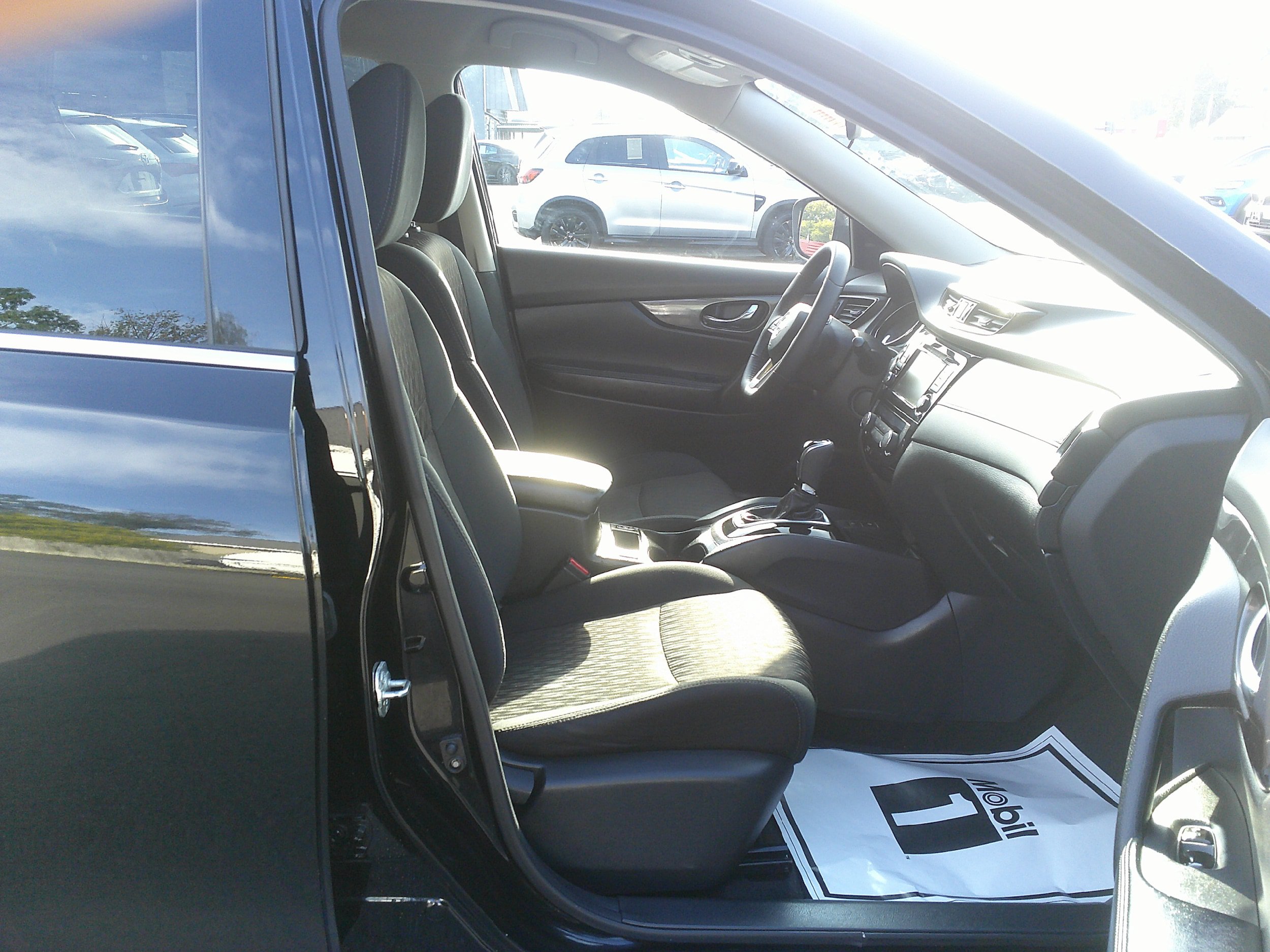 Used 2019 Nissan Rogue SV w/ Premium Package AWD/4WD image 28