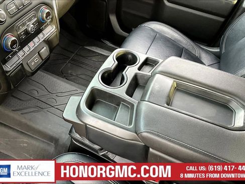 Used 2019 Chevrolet Silverado 1500 LT Trail Boss w/ Convenience Package AWD/4WD image 18