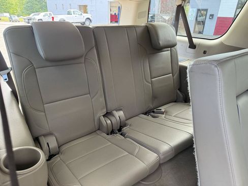 Used 2019 GMC Yukon XL SLT w/ Open Road Package AWD/4WD image 20