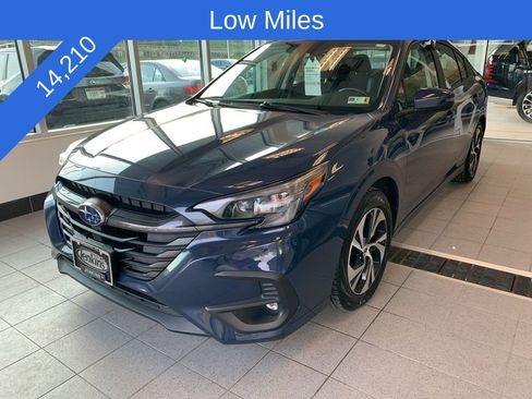 Used 2025 Subaru Legacy Premium AWD/4WD image 2