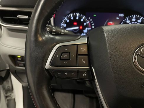 Used 2020 Toyota Highlander Limited image 22