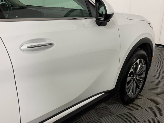 Used 2024 Buick Envision Preferred AWD/4WD image 9