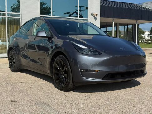 Used 2023 Tesla Model Y 2WD image 1