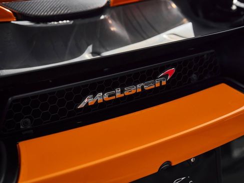 Used 2018 McLaren 720S Performance image 16