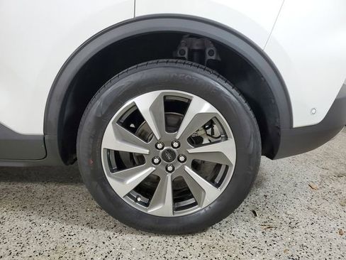 Used 2023 Ford Escape Platinum w/ Premium Technology Package image 10