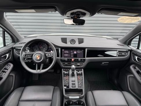 Used 2026 Porsche Macan image 14