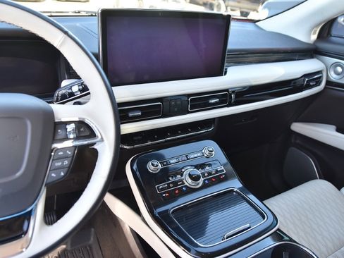 Used 2023 Lincoln Nautilus Black Label image 8