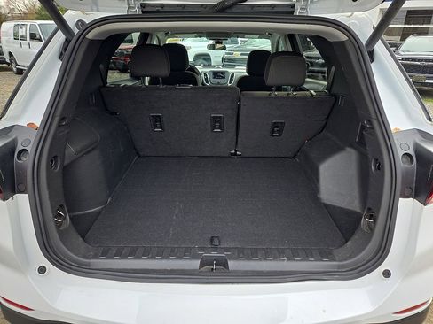 Used 2023 Chevrolet Equinox LT image 34