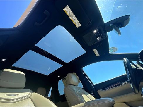 Used 2017 Cadillac XT5 Luxury w/ Driver Awareness Package image 14