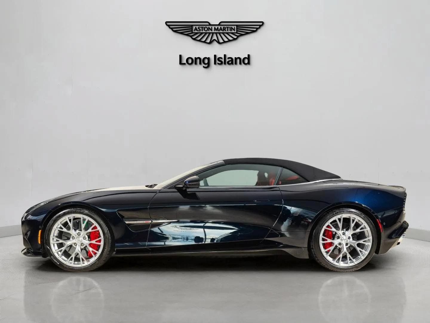 New 2026 Aston Martin Vanquish Convertible RWD image 9