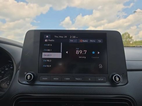 Used 2023 Hyundai Kona SE FWD image 24