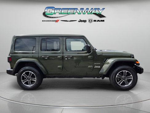 Used 2023 Jeep Wrangler Unlimited Sahara AWD/4WD image 4